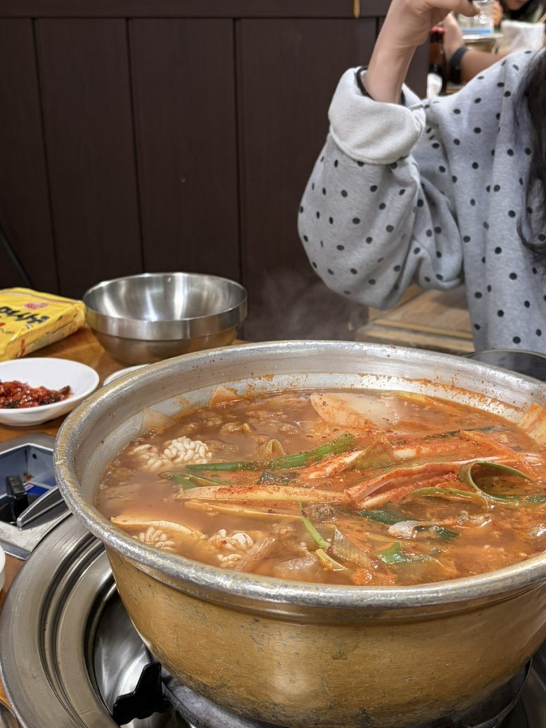 오수양푼이동태찌개 논현본점 사진 7