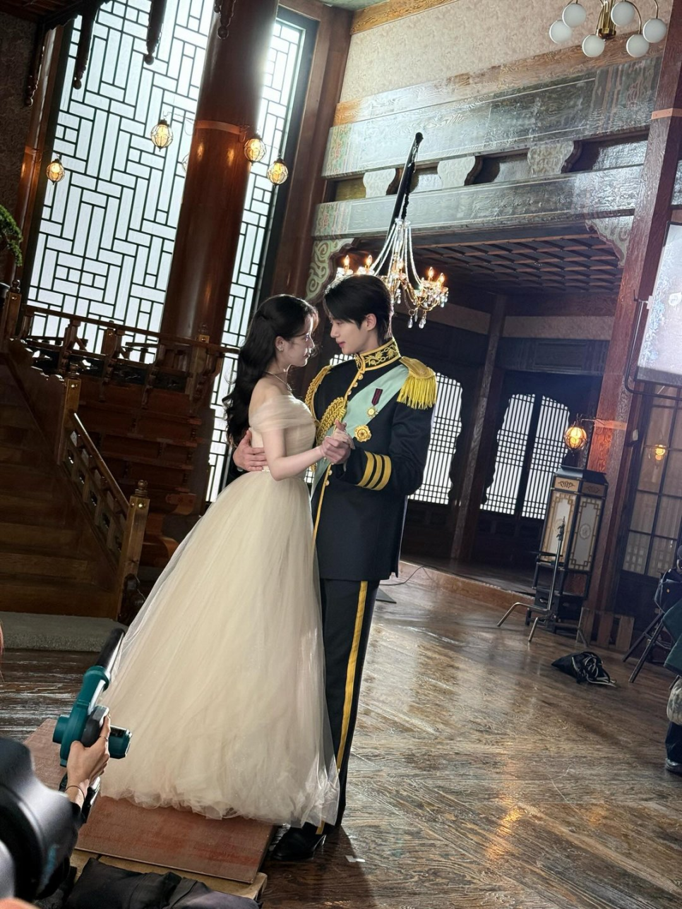 아이유♥변우석 첫방송 관전포인트, 전작과는 다른 매력 예고했다 이미지 2