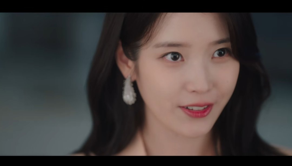 아이유, 1년 만 금토드라마 복귀 '21세기 대군부인' 드디어 왔다, 뒤늦게 더 화제가 되는 이유 이미지 4