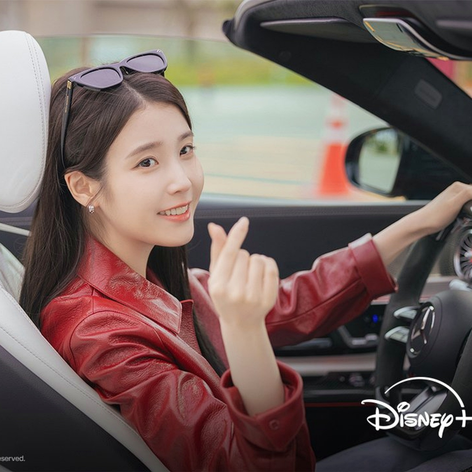 변우석, 아이유와 계약 결혼 선언 2회 엔딩 명대사까지 화제, 뜻밖의 반응이 이어진 이유 이미지 1