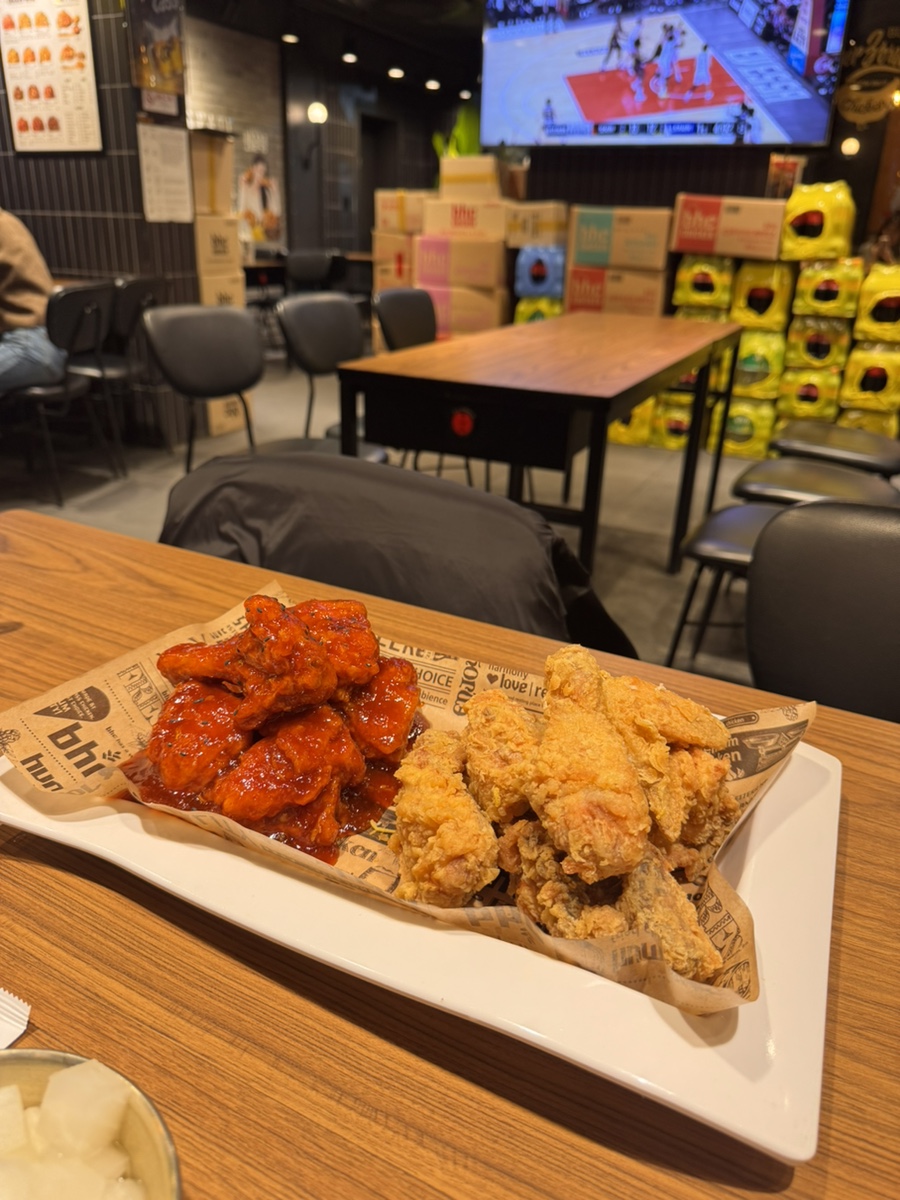 BHC치킨 이대역점 사진 7
