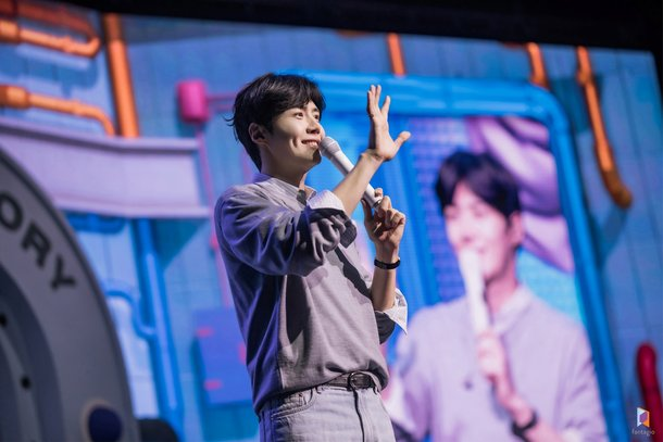 김선호 선물 같은 시간, 분위기 자체가 바뀌어버렸다.. 이미지 5