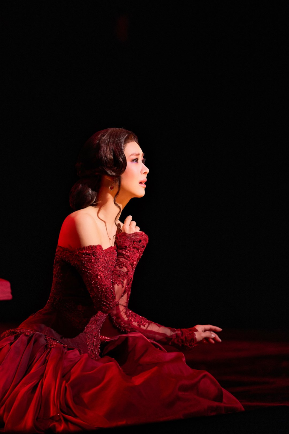 옥주현 무대서 넘어져 긴급처치, 이 장면 하나로 흐름이 바뀌었다 이미지 2