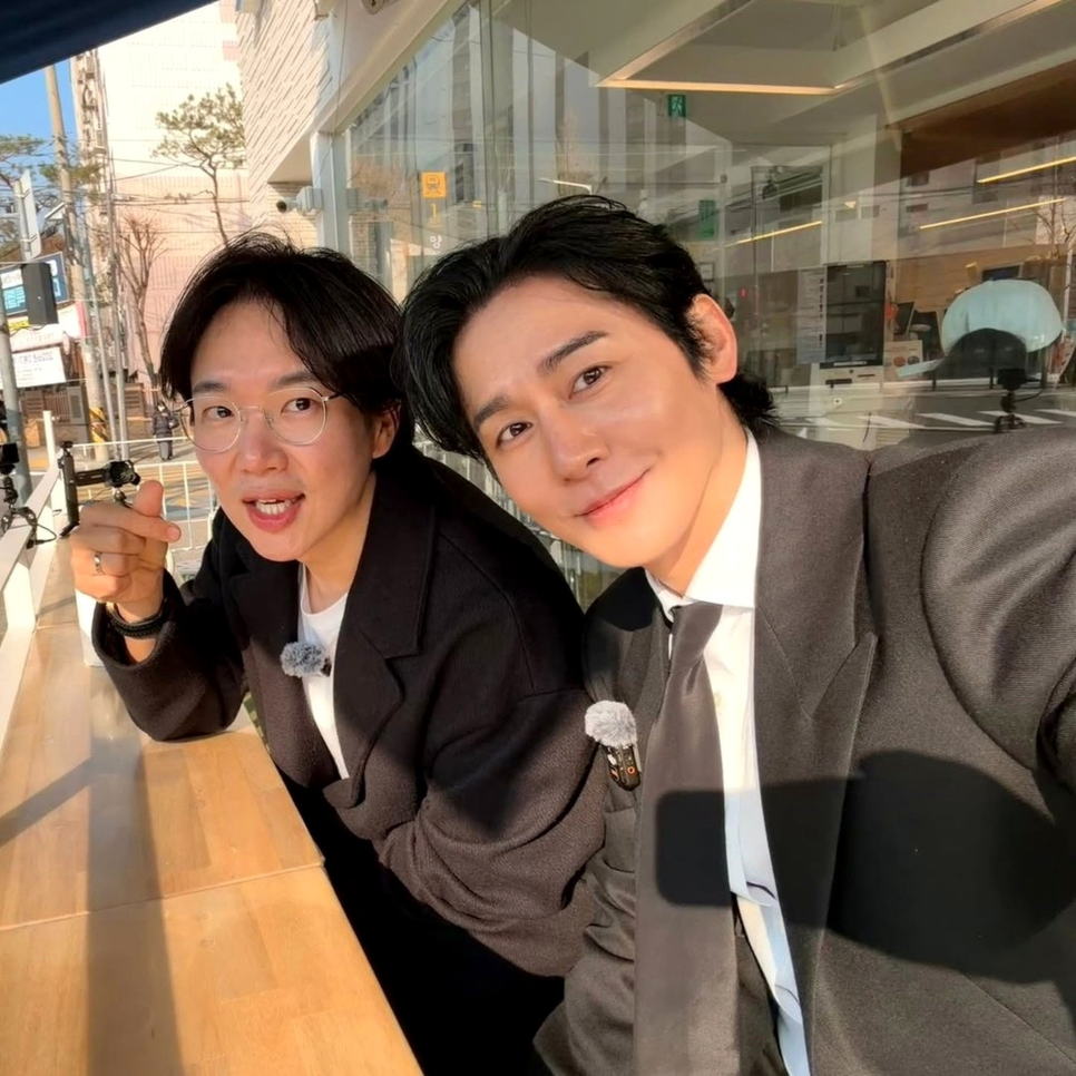 장성규 아내 전시회 로또 선물, 요즘 분위기가 가장 달아오른 이유 이미지 1