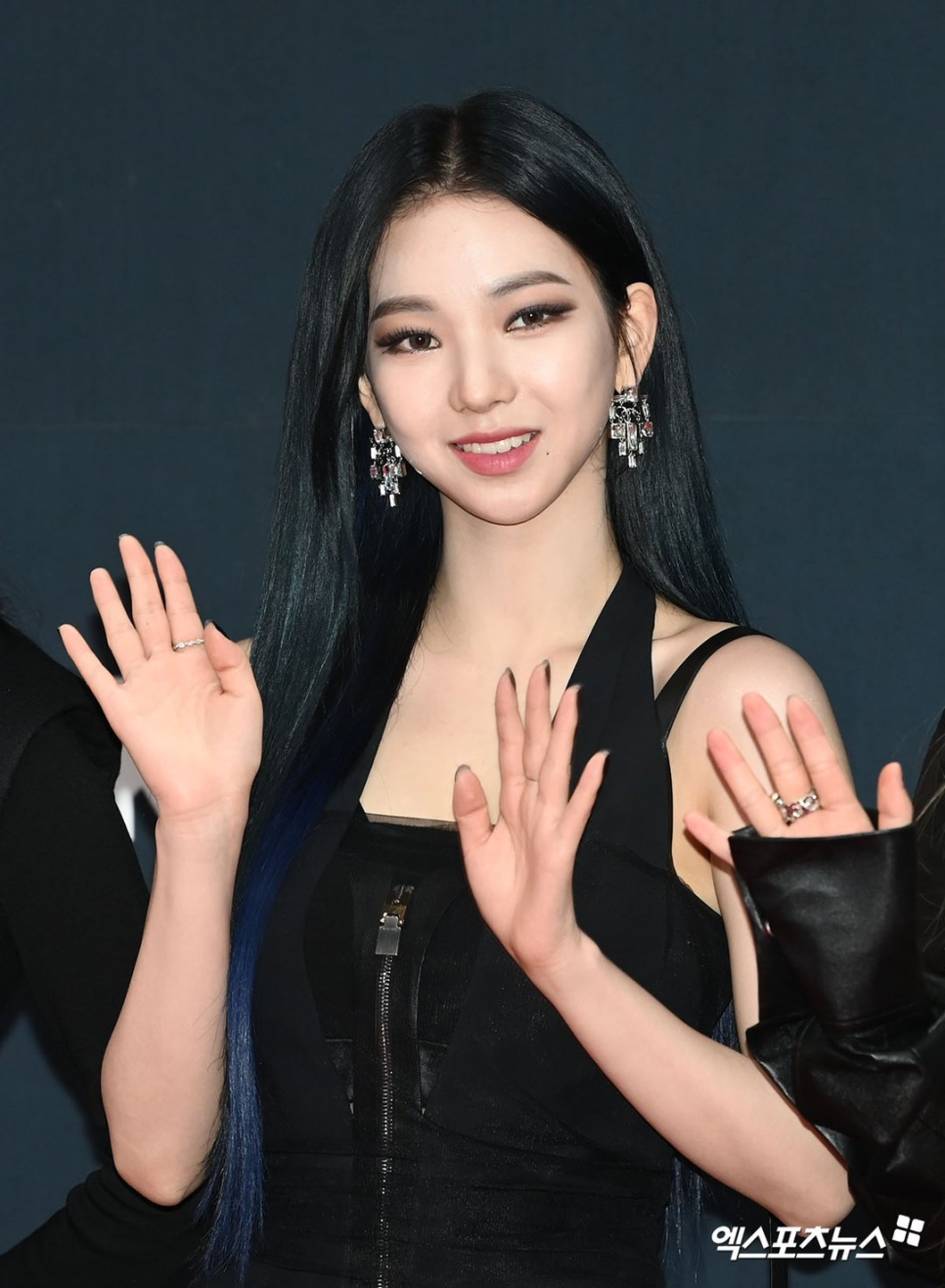 카리나 AI 비주얼 화제, 이후 분위기가 완전히 달라졌다 이미지 2