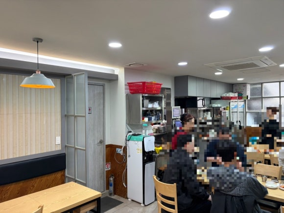 부산아지매국밥 삼성역점 사진 3