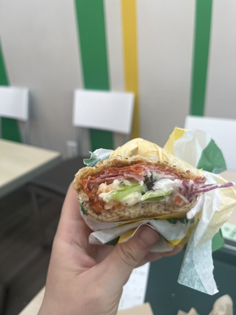 써브웨이 신논현점 사진 7