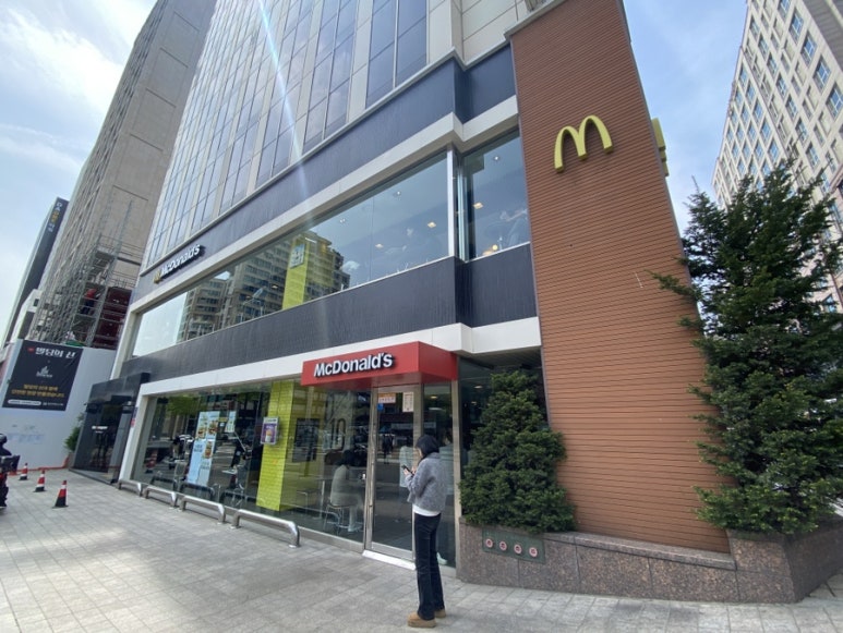 맥도날드 강남구청점 사진 6