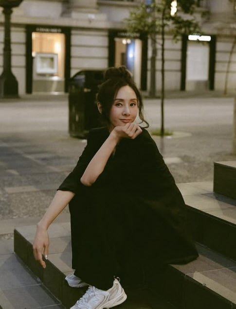 지나 40세 웨딩드레스 근황, 지금 이 시점에 주목받는 이유 이미지 6