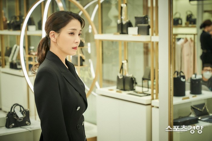 한고은, MBC 일일극 3년 만 귀환 가족관계증명서 주연 확정, 같은 사람 맞나 싶을 정도였다 이미지 5