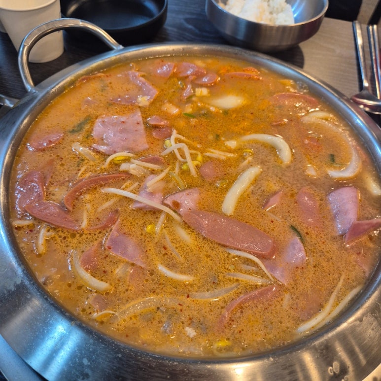 용산옥 부대찌개&치즈닭갈비 서울역직영점 사진 5