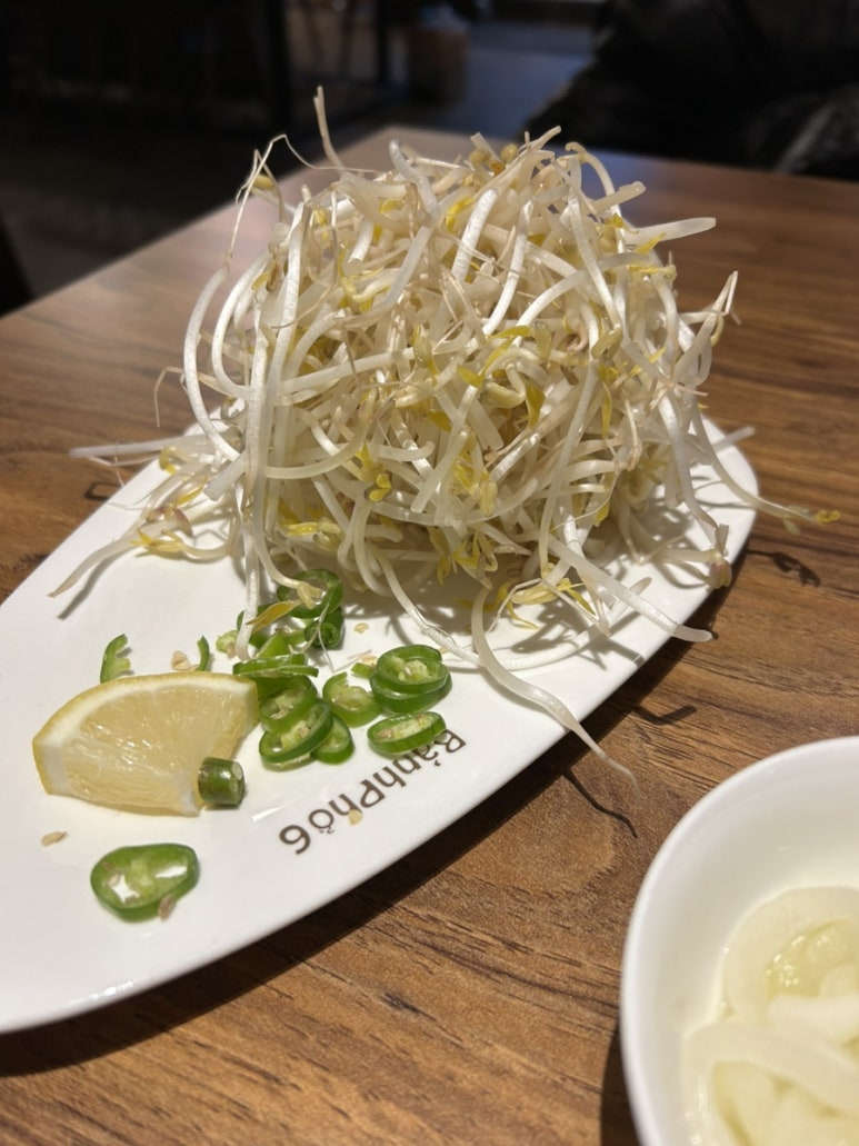 반포식스 논현점 사진 2