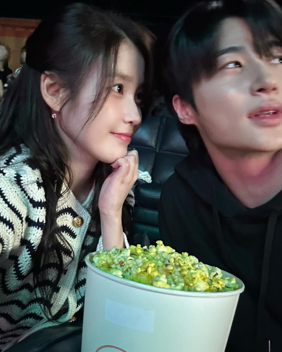 아이유 변우석 스캔들 후폭풍, 갑자기 재조명된 이유 이미지 1