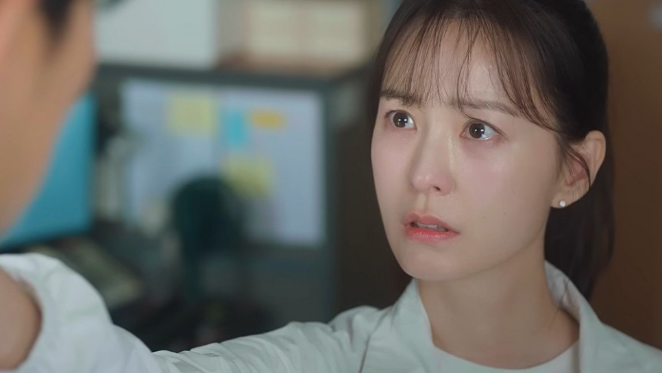 정유미, 러브 어페어 이선희 역 낙점···이동욱과 부부 케미 기대, 관계가 다시 주목받는 이유 이미지 5