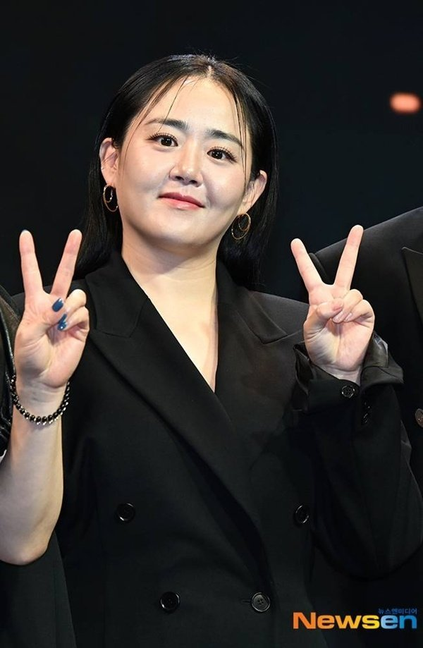 문근영, 마흔에도 사랑스러운 미모로 돌아온 국민 여동생, 예전과 완전히 달라졌다 이미지 5
