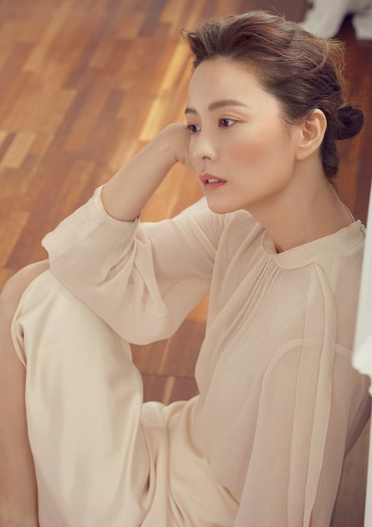 정유미, 러브 어페어 이선희 역 낙점···이동욱과 부부 케미 기대, 관계가 다시 주목받는 이유 이미지 6