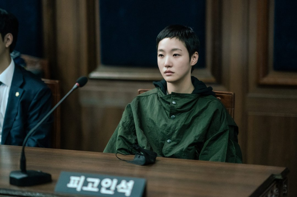 김고은, 숏컷도 완벽한 여신이 유미로 돌아왔어요, 다시 보니 다르게 보였다 이미지 5