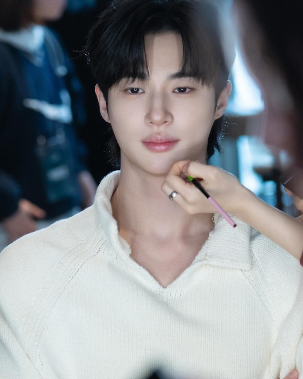 변우석 연기력 논란 vs 김혜윤 호러 퀸, 여기서 분위기 뒤집힌 이유 이미지 2