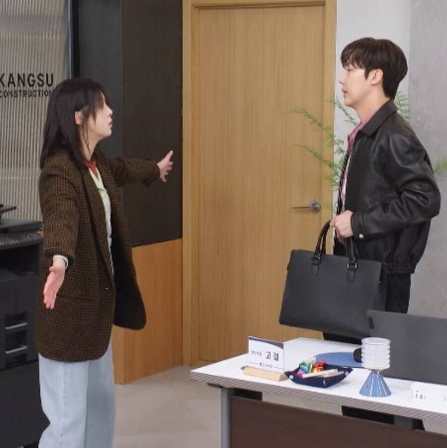 엄현경, 윤종훈 앞 앙숙 모드로 선물 공세, 시간이 지나서야 이해된 이유 이미지 4
