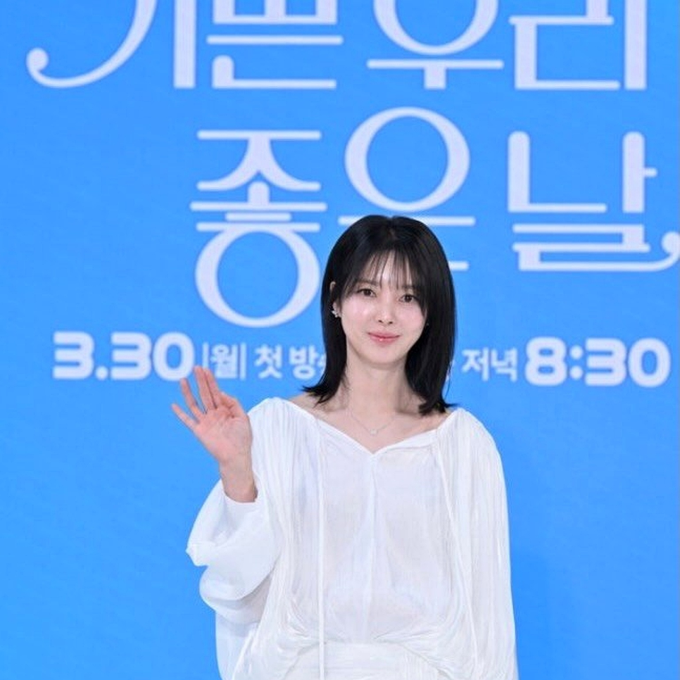 엄현경, 윤종훈 앞 앙숙 모드로 선물 공세, 시간이 지나서야 이해된 이유 이미지 1