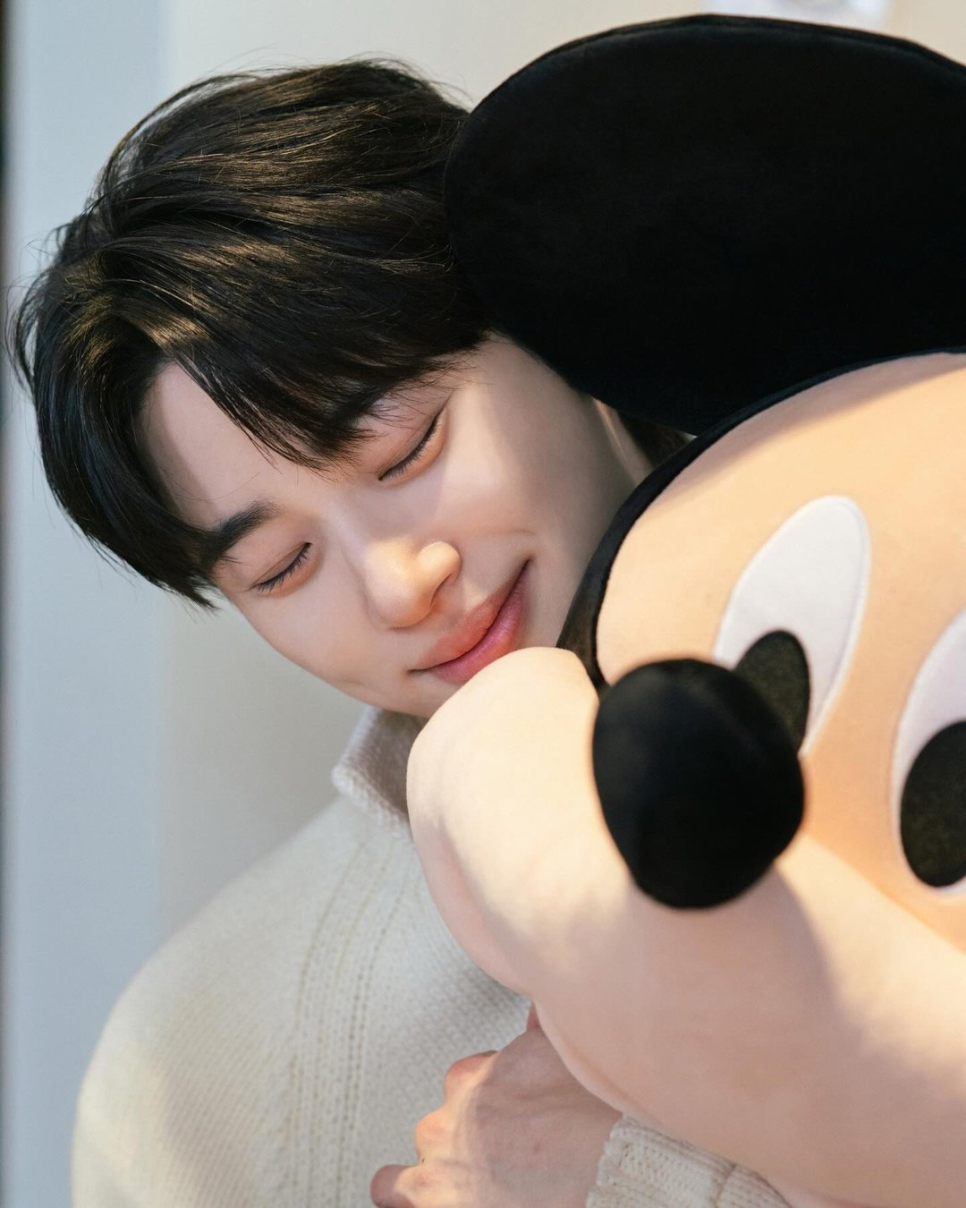 변우석 190cm 대형견 애교 폭발, 시간이 지나서야 이해된 이유 이미지 3