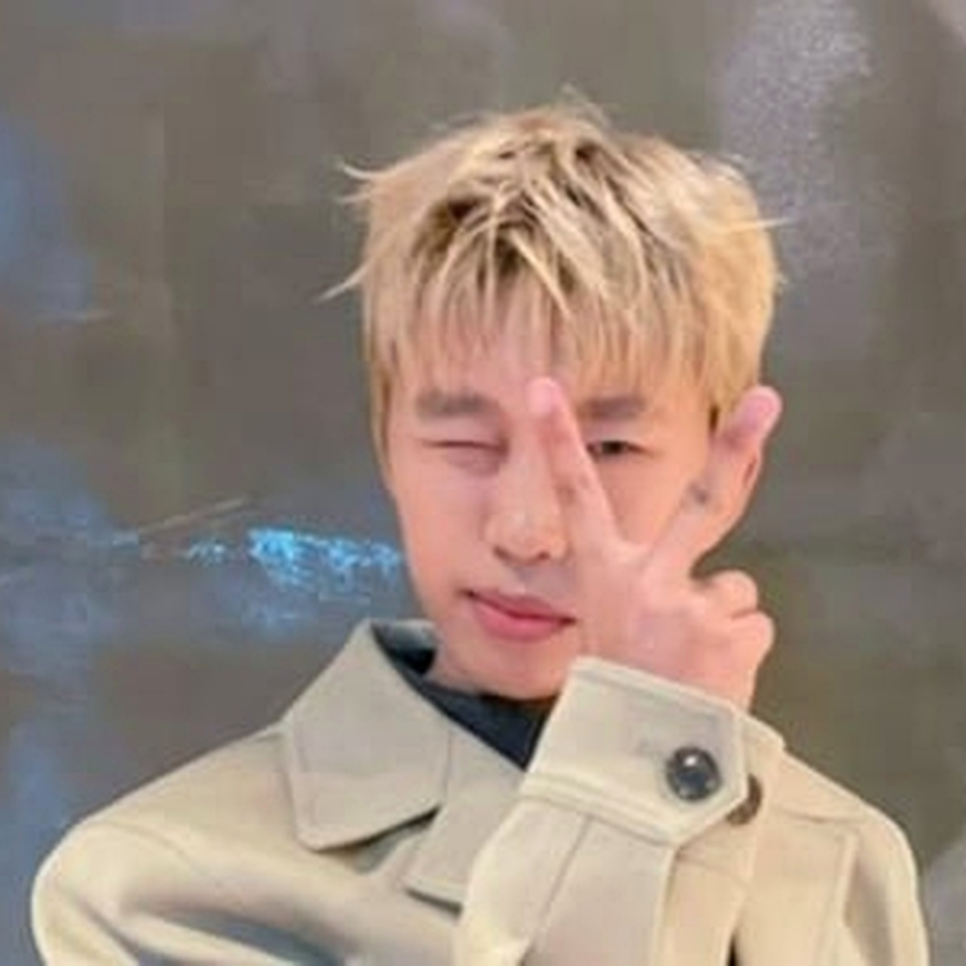 임영웅 전세계 1위 유튜버와 찍고도 반응이 갈렸다 시선 쏠렸다 이미지 2