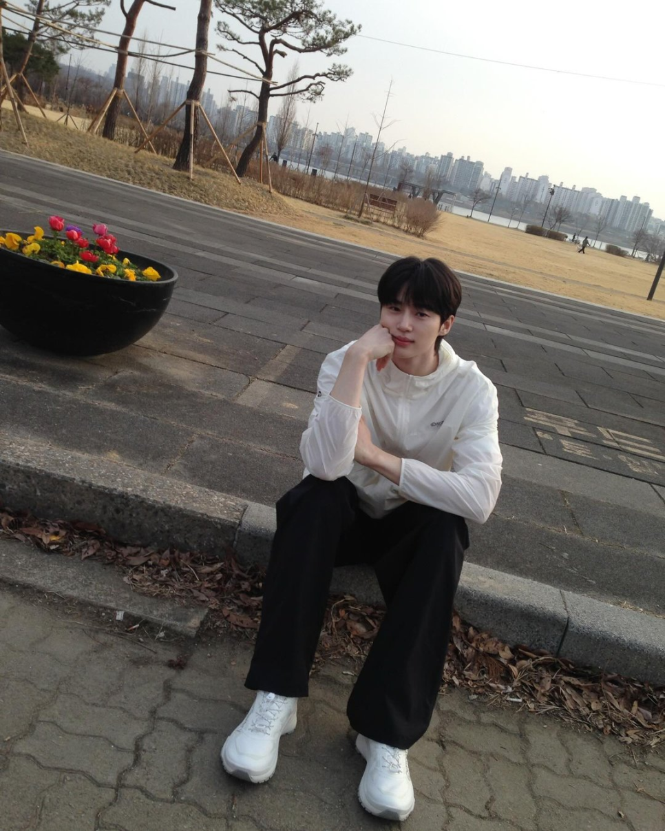 손준호 변우석 장면 눈치 장면 눈치 땀뻘뻘 화제 특출 이미지 1