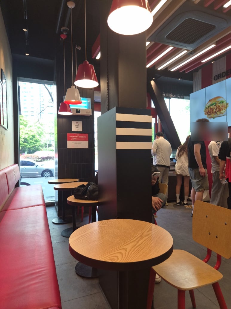 KFC 잠실새내 사진 5