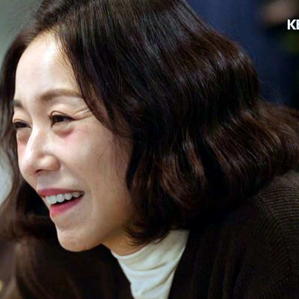 최대철 조미령 가족 눈 피해 뽀뽀 이 순간이 계속 회자되는 이유 이미지 3