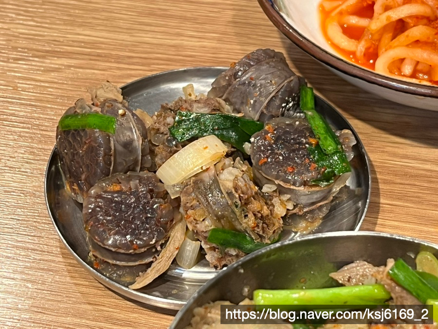 신의주찹쌀순대 명동역점 사진 6