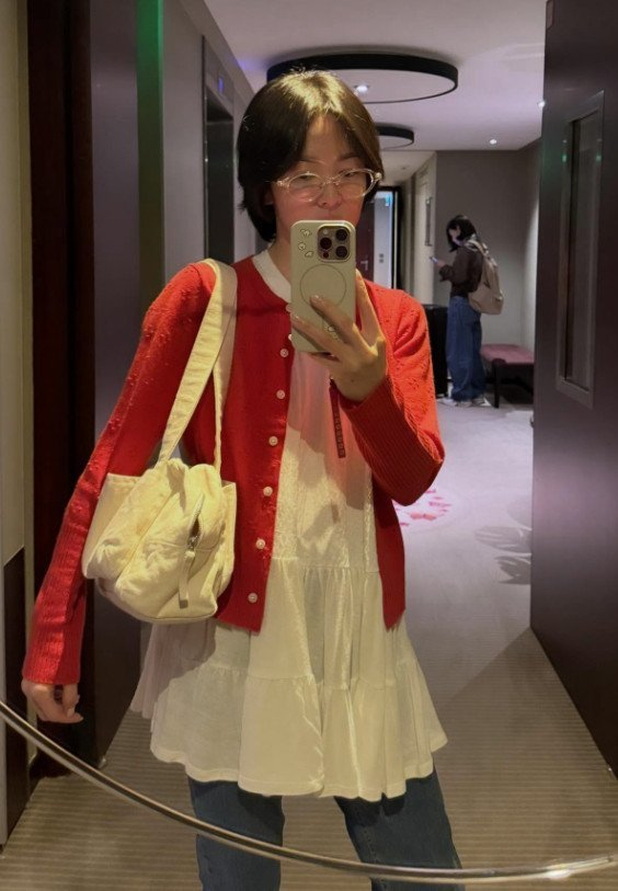 송혜교 안경도 우아한 일상 인스타 공개 근황 지금 더 주목받는 이유는? 이미지 6