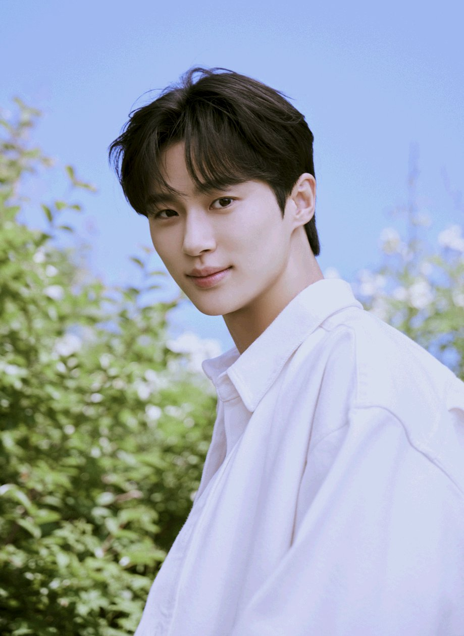 변우석 글로벌 위스키 브랜드 모델 발탁 최근 분위기가 확 바뀌었다 이미지 4