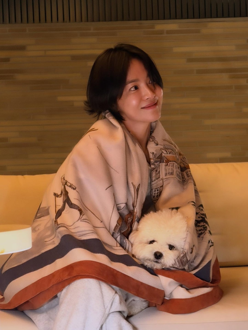 송혜교 안경도 우아한 일상 인스타 공개 근황 지금 더 주목받는 이유는? 이미지 3