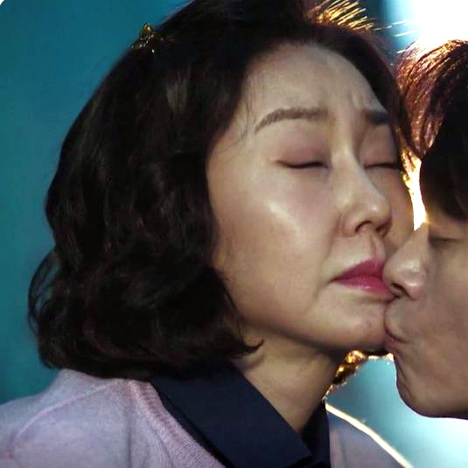 최대철 조미령 가족 눈뽀뽀 명장면 이 순간 이후 평가가 달라졌다 이미지 2