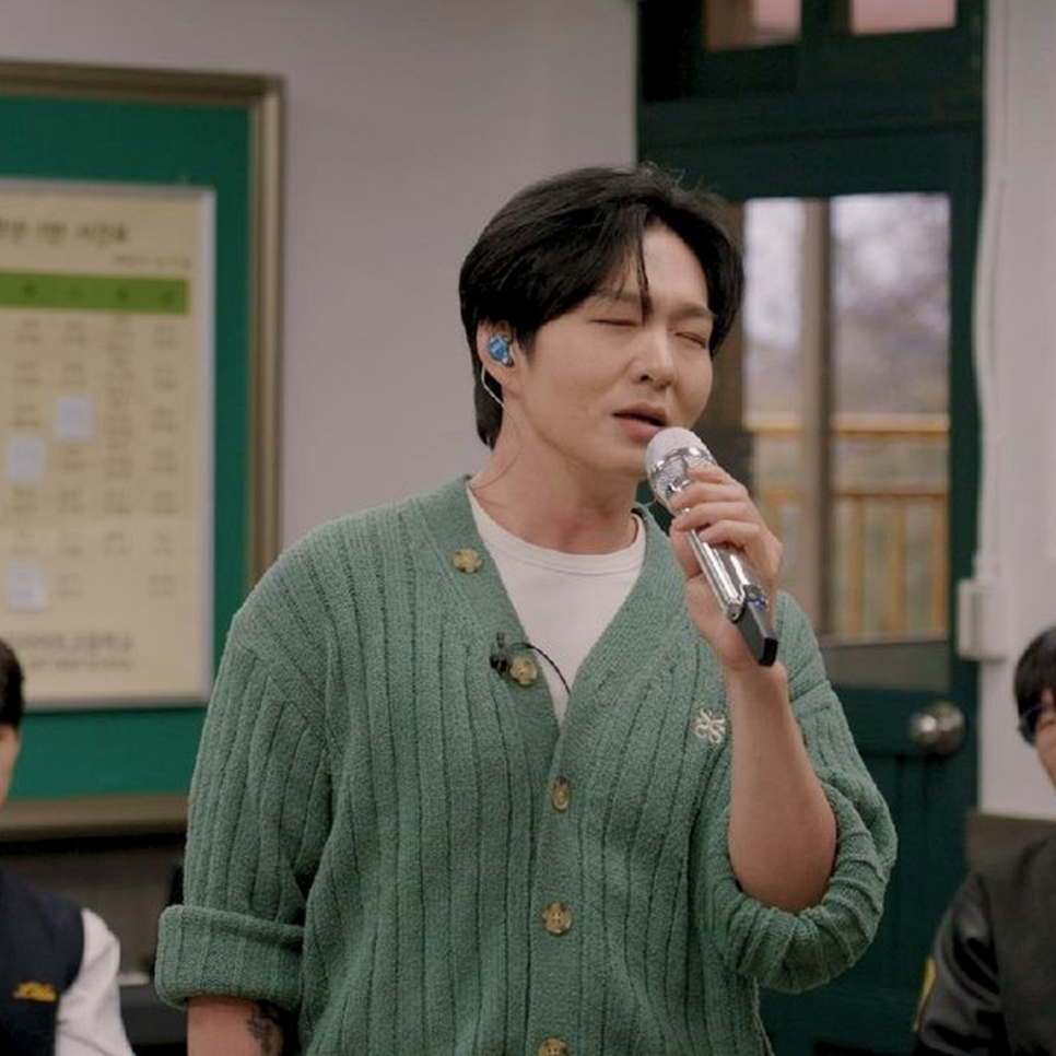 이창섭 청소년 일일 선생님 변신 왜 요즘 더 눈길이 가는 걸까 이미지 1