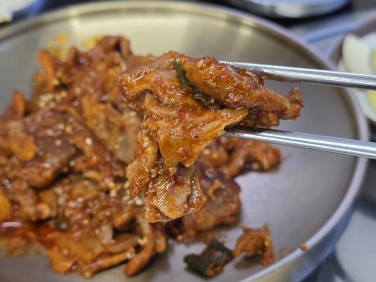 윤고깃집 대표 사진