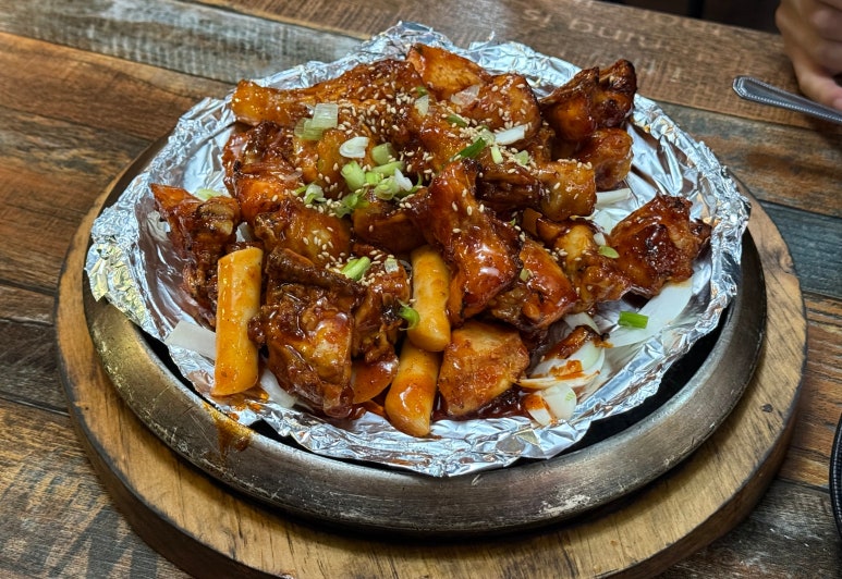 훌랄라참숯불치킨 사당역점 사진 5