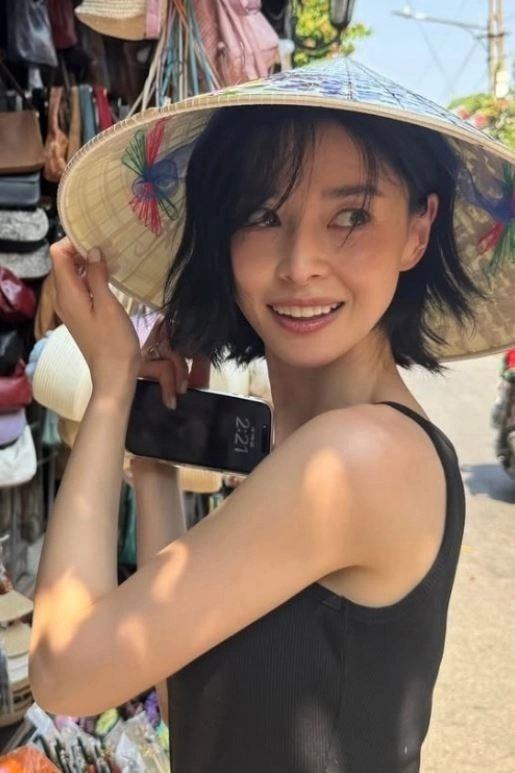 권나라 단발 헤어 변신 공개 지금 보니 느낌이 완전히 다르다 이미지 6