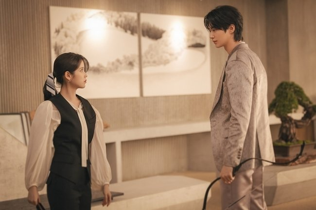 아이유·변우석 환자복 커플룩 관계가 다시 주목받는 이유는 이미지 3