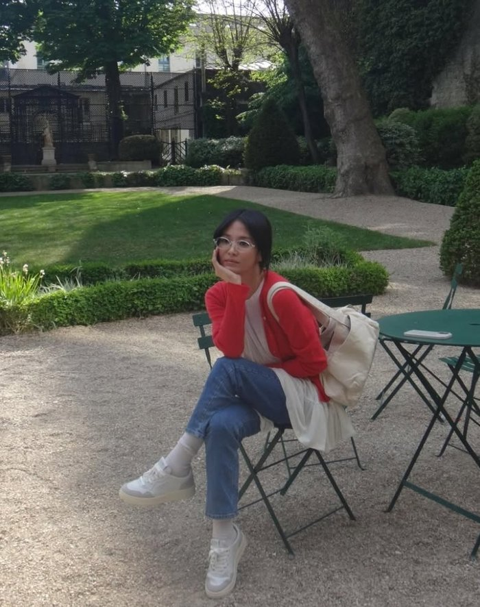 송혜교 단발 변신 민낯 반전 예전과 완전히 달라졌다 이미지 5