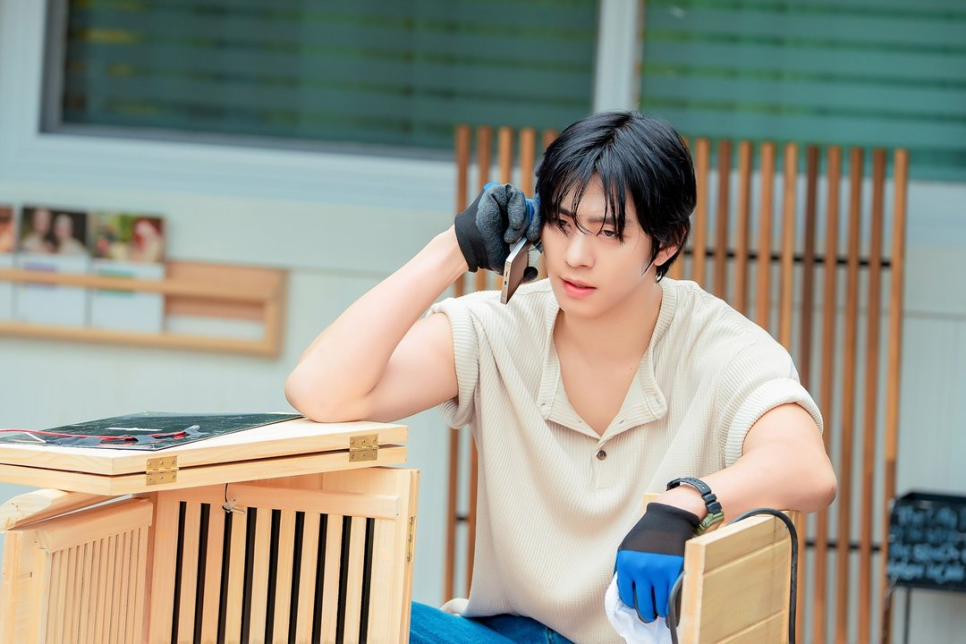 안효섭 첫 등장 반전 매력 근황 하나로 분위기 바뀌었다 이미지 2