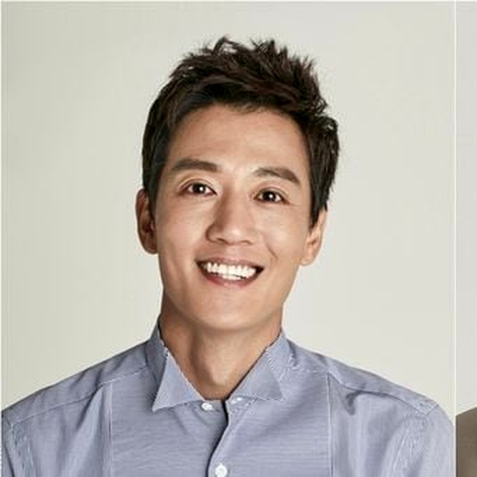 김래원 박훈 프로야구 감독 대결 최근 분위기가 확 바뀌었다 이미지 3