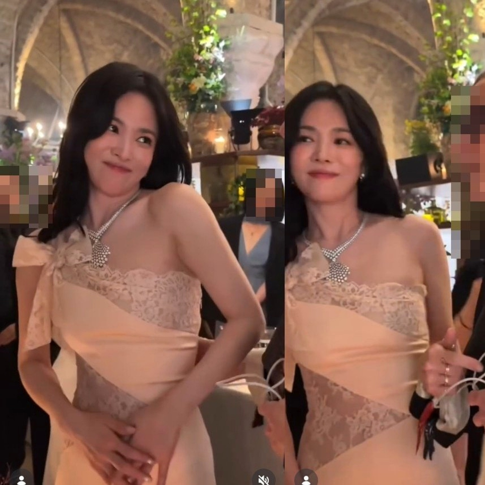 송혜교 시스루 드레스 반전 매력 최근 분위기가 확 바뀌었다 이미지 1