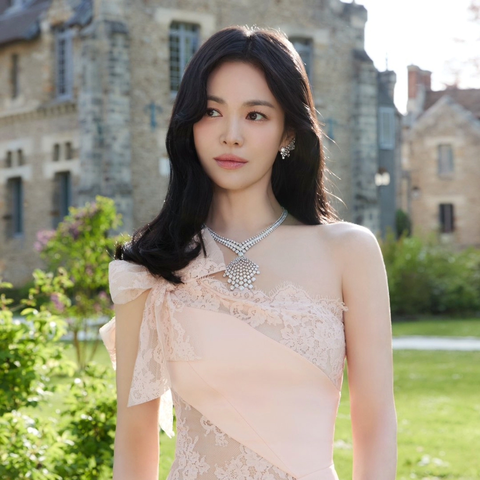 송혜교 시스루 패션 요즘 다시 관심이 커진 이유 이미지 1