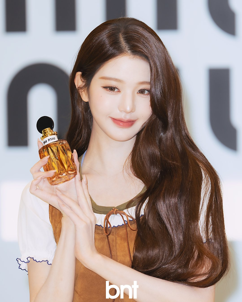 아이브 장원영 왜 요즘 더 눈길이 가는 걸까 이미지 3