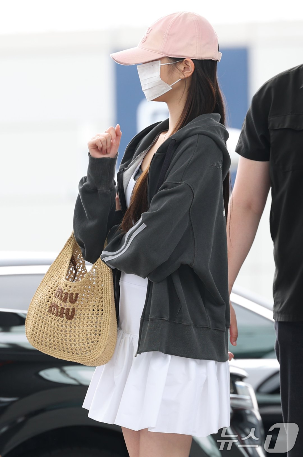 아이브 장원영 왜 요즘 더 눈길이 가는 걸까 이미지 2
