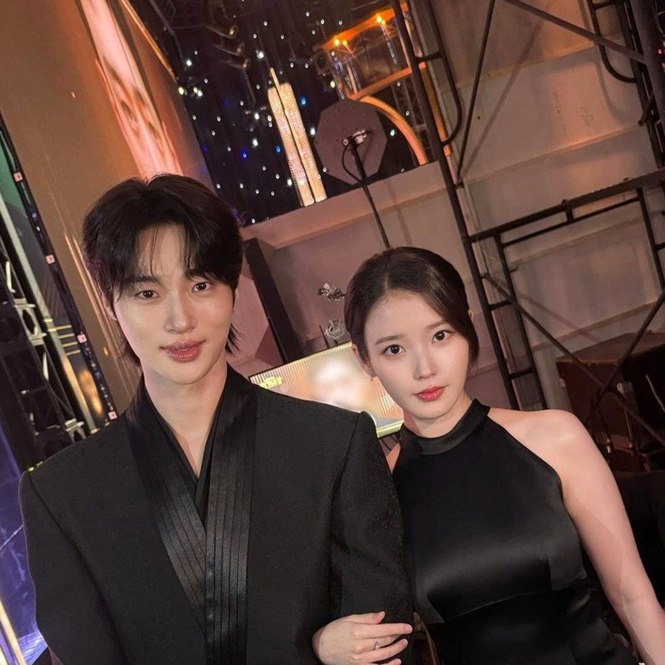 변우석 아이유 병실데이트 예상과 전혀 다른 반응이 나온 이유 뭘까 이미지 1