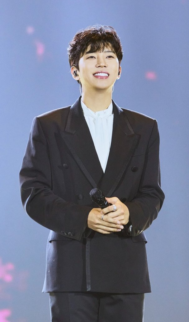 임영웅 4월 가수 브랜드평판 톱2 갑자기 시선이 쏠린 이유 뭐지 이미지 6