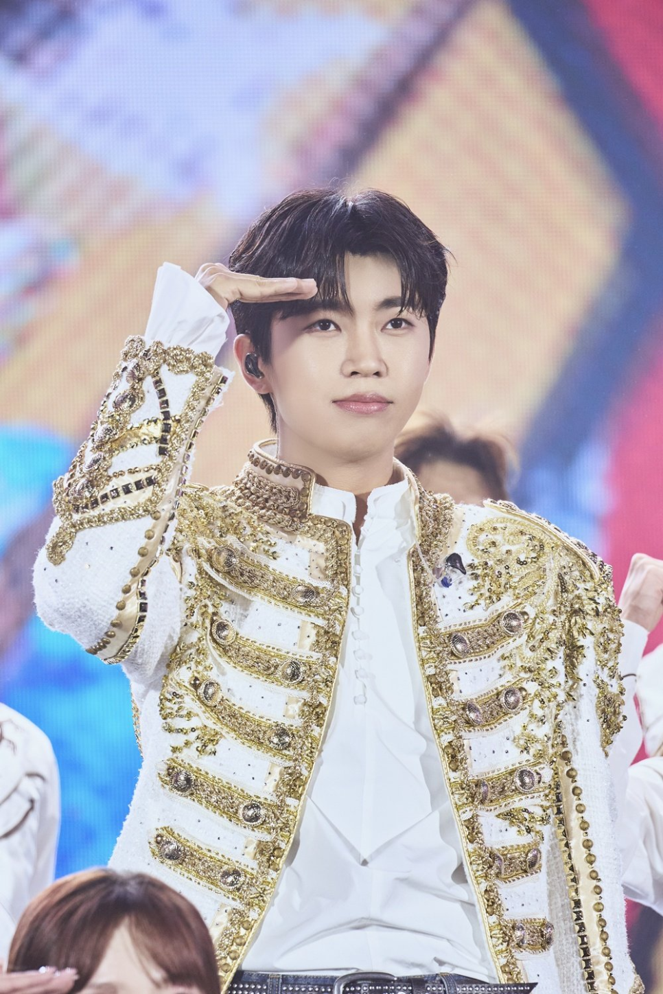 임영웅 4월 가수 브랜드평판 톱2 갑자기 시선이 쏠린 이유 뭐지 이미지 3