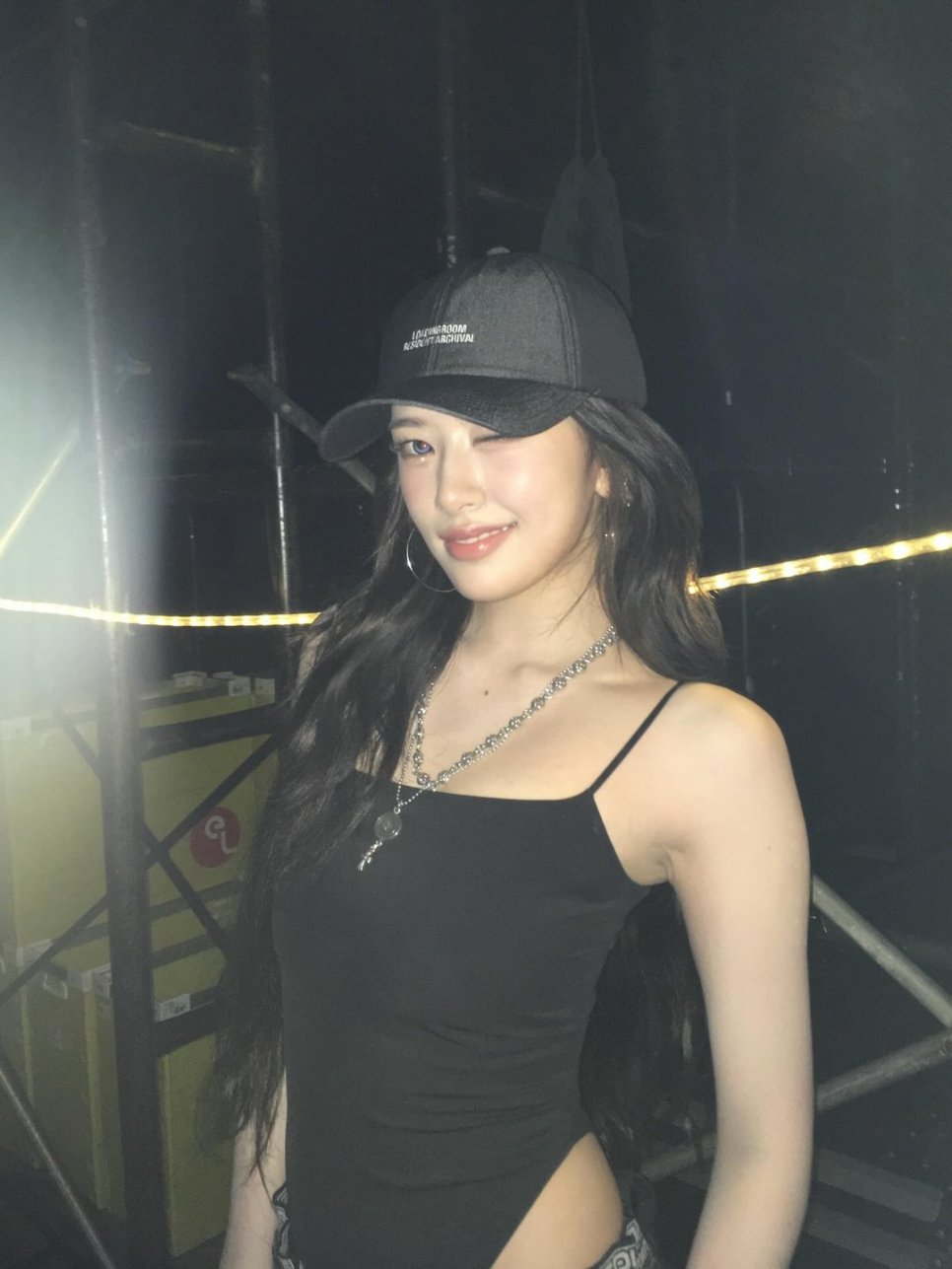 아이브 안유진 꽃놀이 여친짤 비밀 한 장면으로 분위기가 바뀐 이유 이미지 2